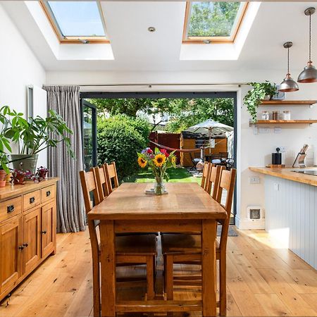 Charming Family Home With Stoves, Garden & Parking Bristol Bagian luar foto