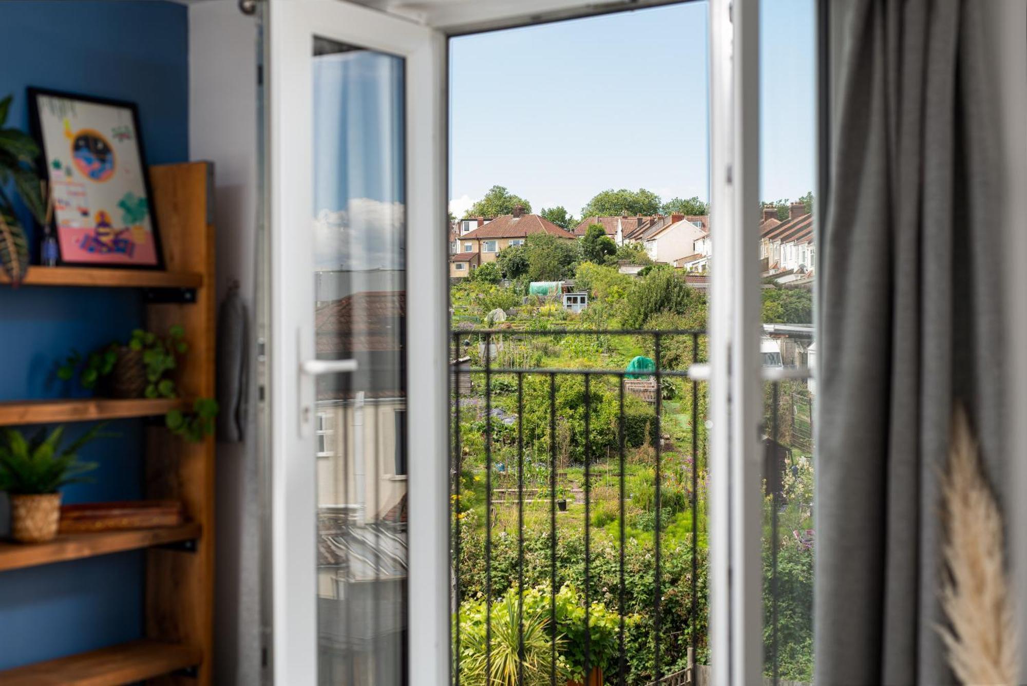 Charming Family Home With Stoves, Garden & Parking Bristol Bagian luar foto