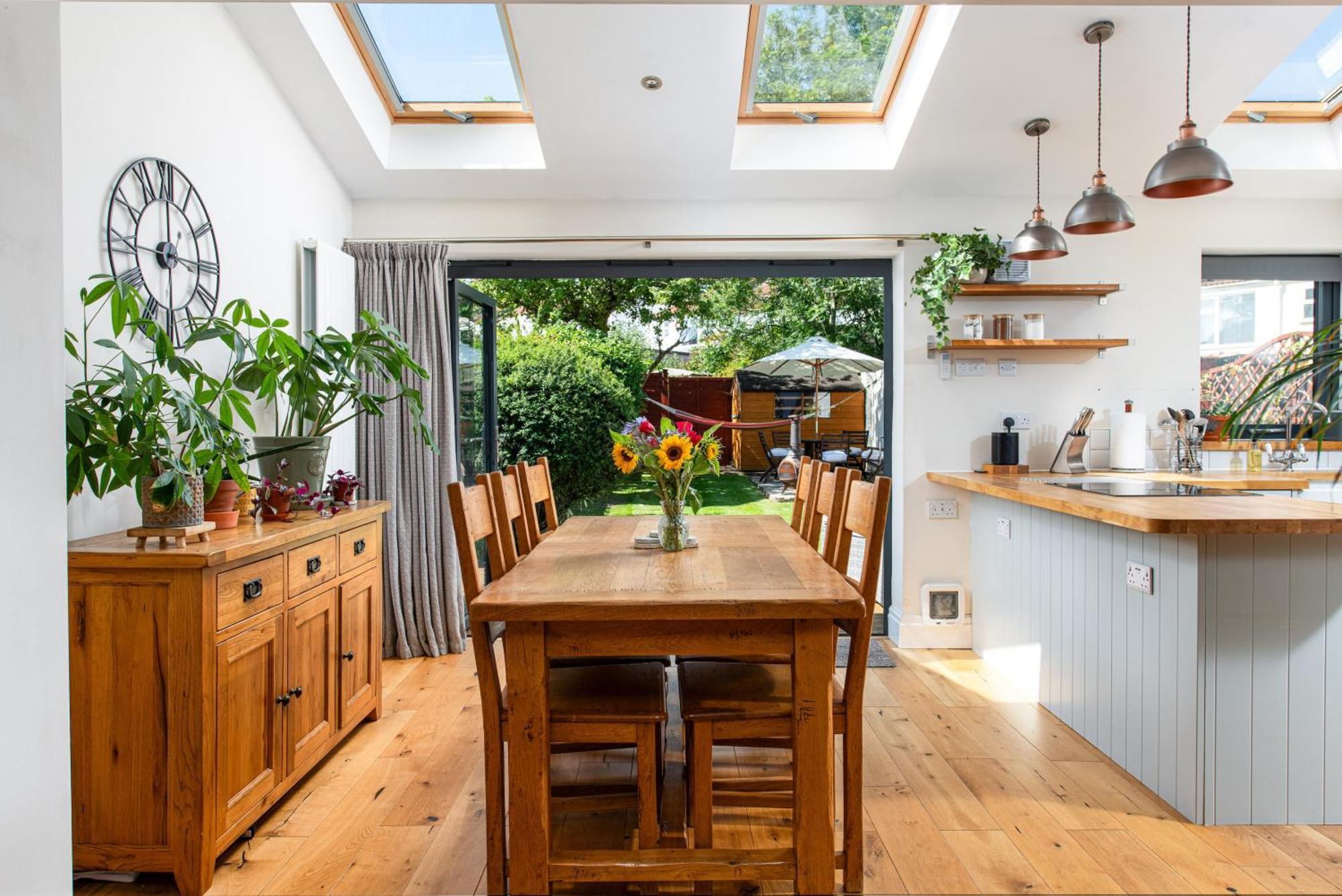 Charming Family Home With Stoves, Garden & Parking Bristol Bagian luar foto