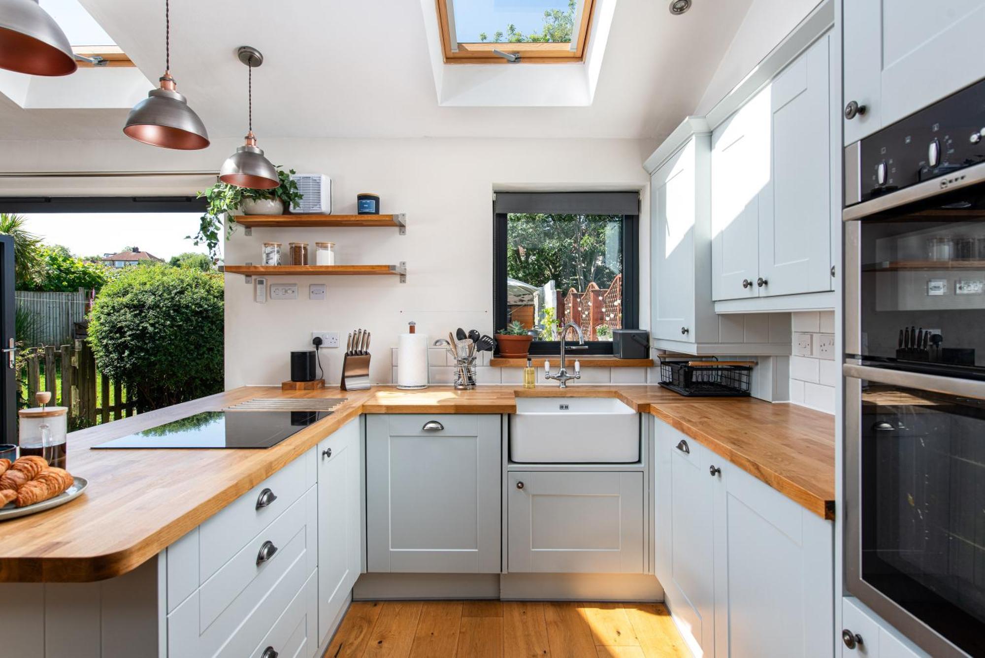 Charming Family Home With Stoves, Garden & Parking Bristol Bagian luar foto