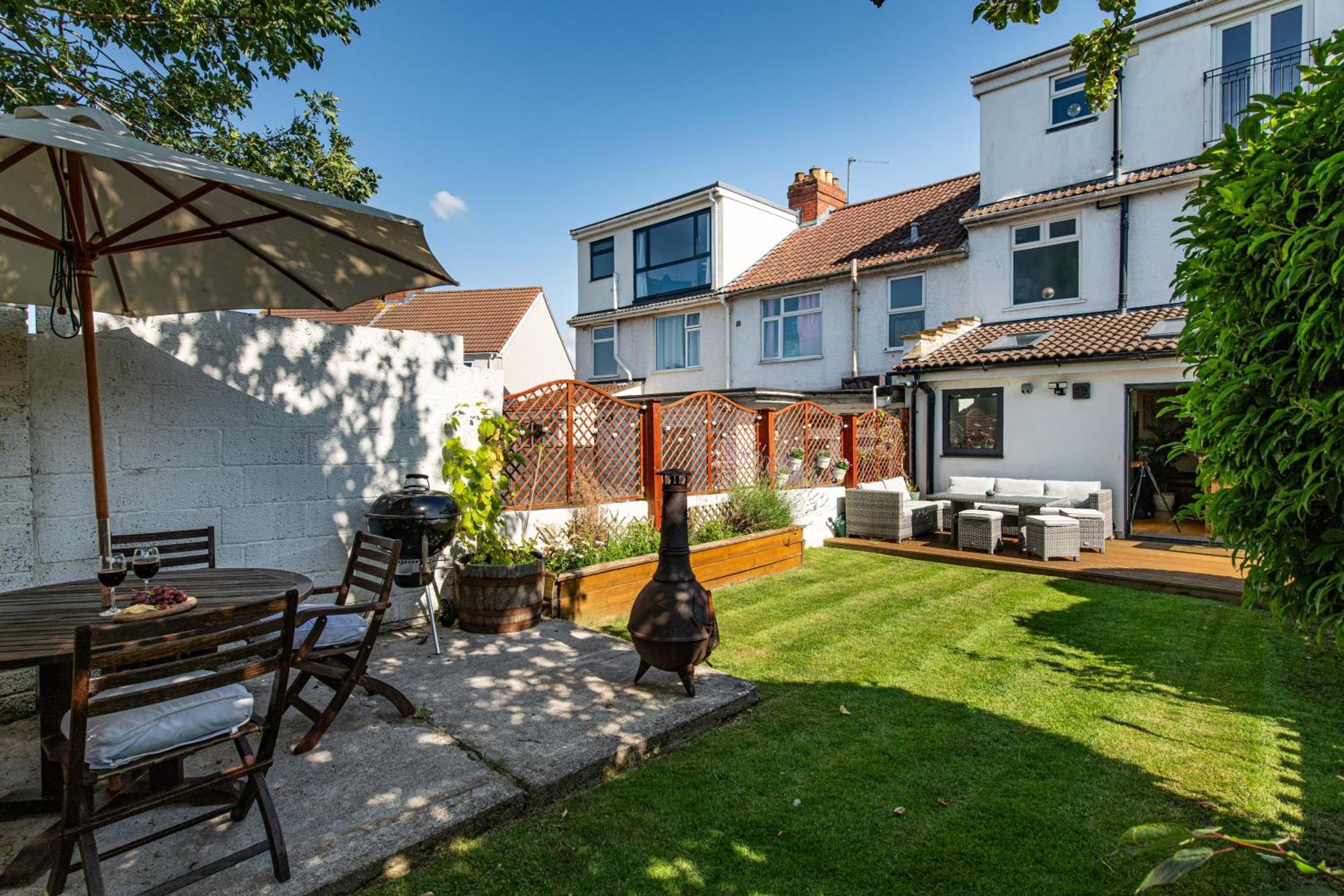 Charming Family Home With Stoves, Garden & Parking Bristol Bagian luar foto
