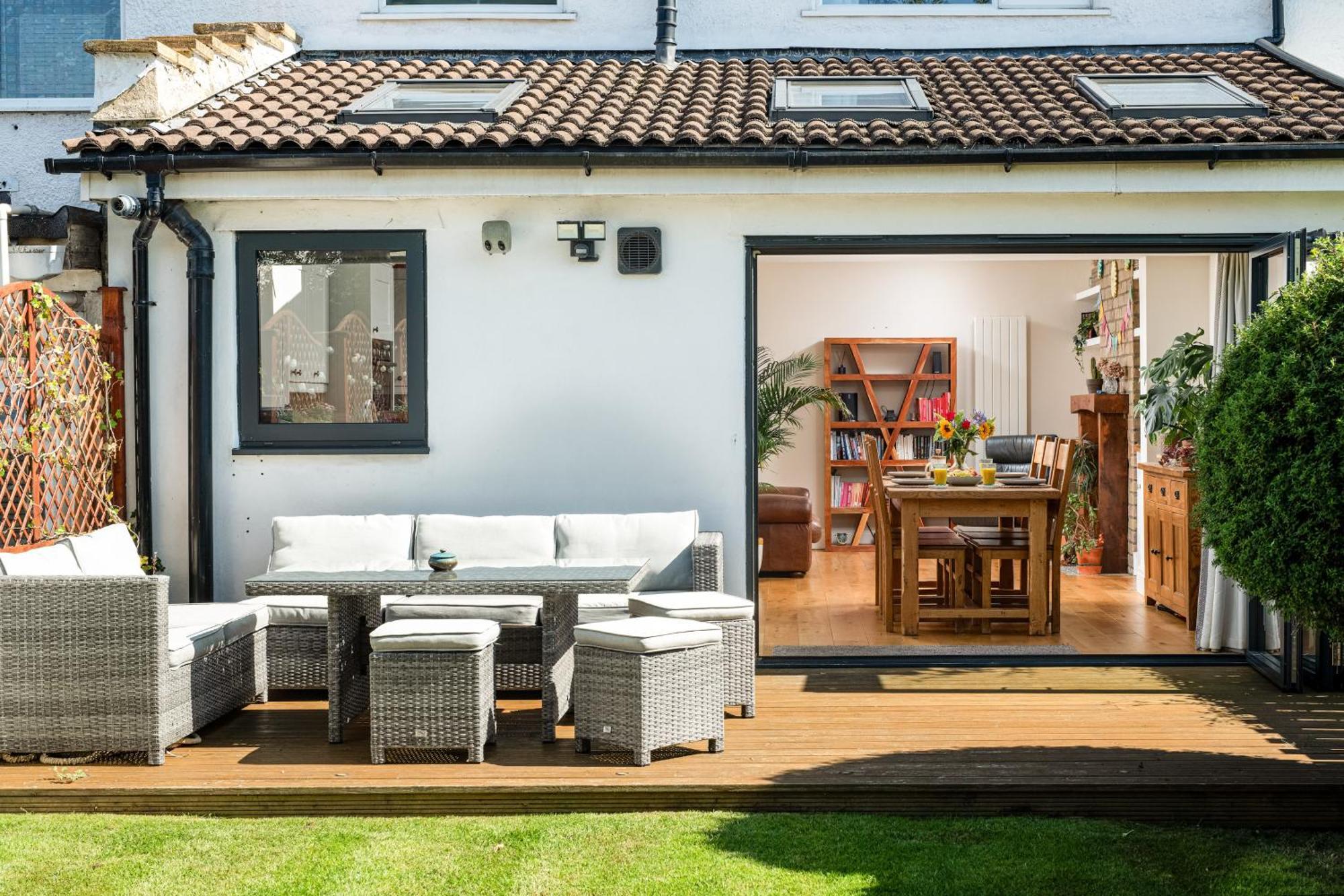 Charming Family Home With Stoves, Garden & Parking Bristol Bagian luar foto